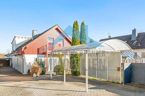 Außenansicht Vorderhaus - 9 Zimmer Einfamilienhaus zum Kaufen in Grebenstein