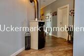 Flur mit Kaminofen - 