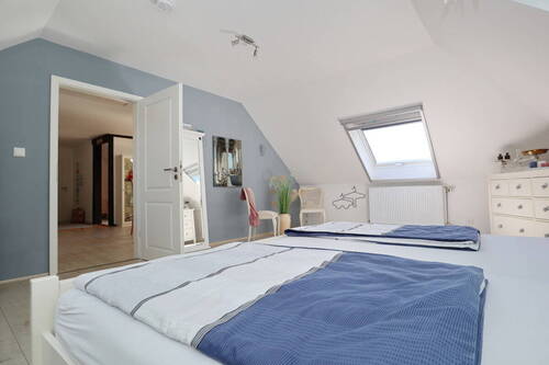 Schlafzimmer Dachgeschoss (2) - 
