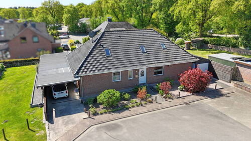 Titel - 5 Zimmer Einfamilienhaus zum Kaufen in Burg (Dithmarschen)