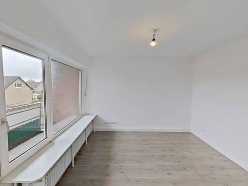 Ansicht I: Wohn- und Esszimmer - Perfekt für Familien: Große 4-Zimmer-Wohnung mit sonnigem Balkon
