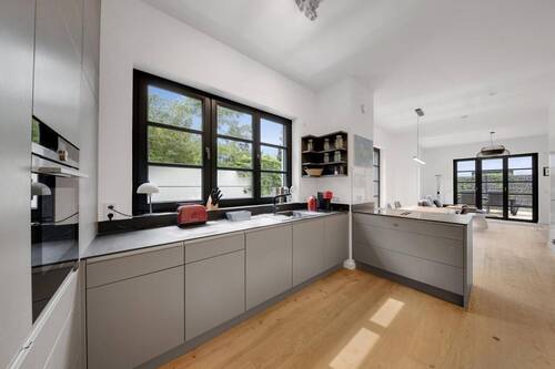 16-Apartment 157.JPG - 