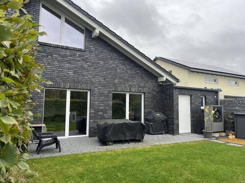 Bild 1 - Neuwertige Doppelhaushälfte in Waldniel