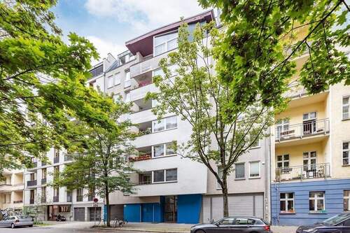Außenansicht II - Stadtleben in Bestform: Vermietete 3-Zimmer-Wohnung mit Loggia und Aufzug