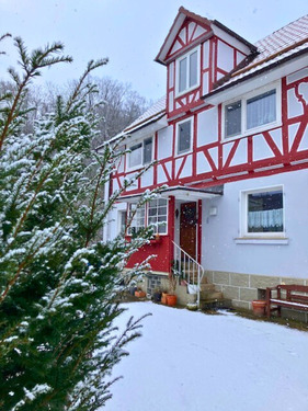 Haus im Winter.png - 7 Zimmer Einfamilienhaus in Edertal