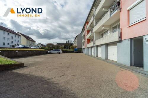 2. Wohnung Stellplätze / Garagen - 