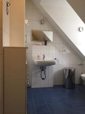 Bad.JPG - 2 Zimmer Etagenwohnung in Bad Kissingen