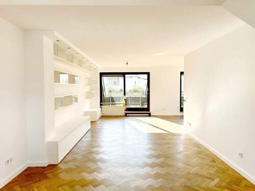 Wohnzimmer mit Bücherregal 4 - 