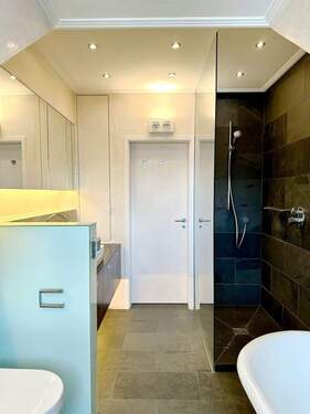 Master-Badezimmer m.freistehender Wanne, Dusche 5 - 