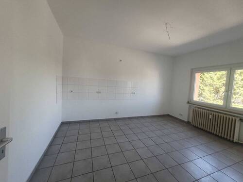 Ansicht II: Wohn- und Esszimmer mit offenem Küchenbereich - 3 Zimmer Etagenwohnung zur Miete in Köln-Mülheim