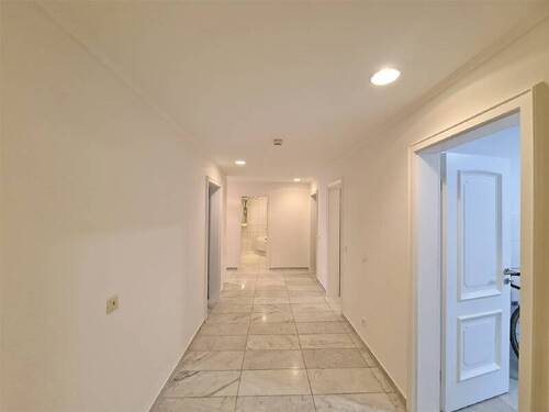 Diele - 3 Zimmer Etagenwohnung zur Miete in Köln