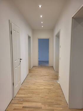 Flur - 4 Zimmer Etagenwohnung in Chemnitz