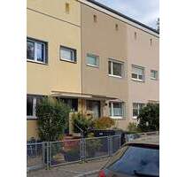 EinfamilienhausReihenmittelhaus mit Garten in FrankfurtMain (DornbuschEschersheim)