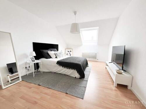 Schlafzimmer - 3 Zimmer Etagenwohnung zum Kaufen in Waghäusel