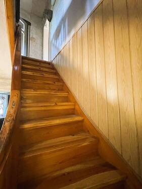 Holz-Treppe zum DG - 
