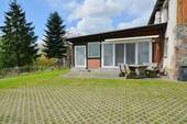 Außenbereich mit Terrasse - 
