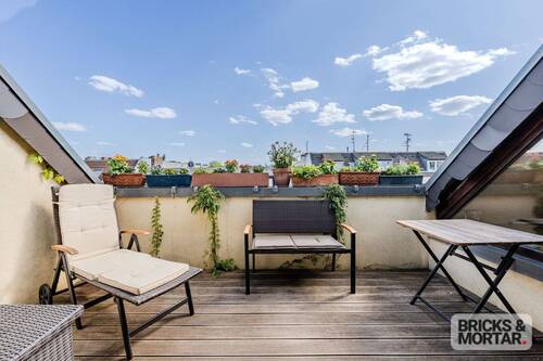 Uneinsehbare Südterrasse - Über den Dächern von Charlottenburg: 4-Zimmer-Wohntraum im historischen Altbau nahe Savignyplatz