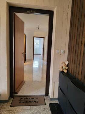 Willkommen - Sehr gepflegte 3-Zimmer Wohnung mit Balkon, Einbauküche und PKW Stellplatz