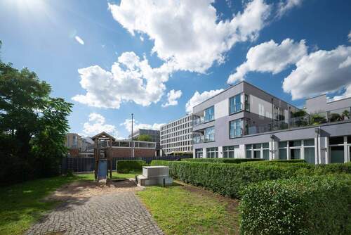 Begrünter Innenhof vor dem Gartenhaus - 