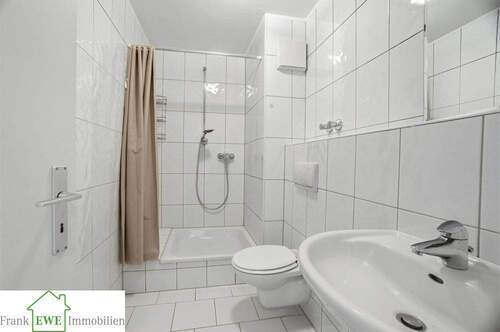 Duschbad EInfamilienhaus Hellerhof Frank Ewe Immob - 