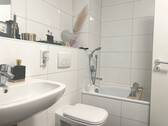 Badezimmer - Etagenwohnung mit 67,70 m&sup2; in Offenbach zum Kaufen
