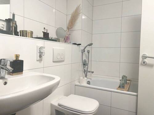 Badezimmer - Etagenwohnung mit 67,70 m&sup2; in Offenbach zum Kaufen