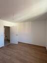 Schlafzimmer Blick zur Tür - 