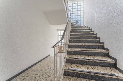 Treppenhaus - Mehrfamilienhaus, Wohnhaus mit 486,50 m&sup2; in Kassel zum Kaufen