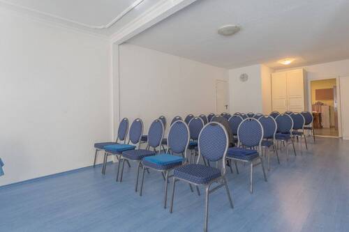 Gewerbeeinheit links: kleiner Saal - 