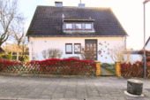 Hausansicht - 6 Zimmer Einfamilienhaus zum Kaufen in Heiligenhaus
