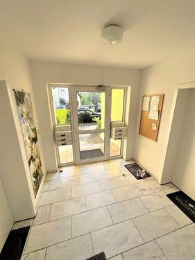 Hausflur - 2 Zimmer Etagenwohnung zum Kaufen in Eltville