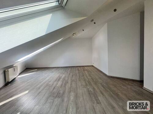 Wohnzimmer - 2 Zimmer Etagenwohnung zum Kaufen in Dresden