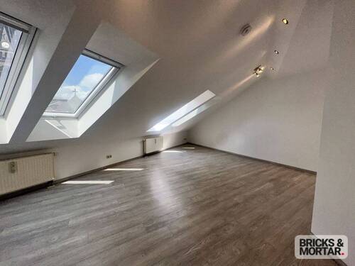 Wohnzimmer - 2 Zimmer Etagenwohnung in Dresden