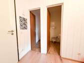 Abstellkammer und WC - 