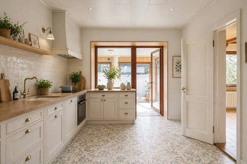 HOMESTAGING Küche (KI generiert) - 