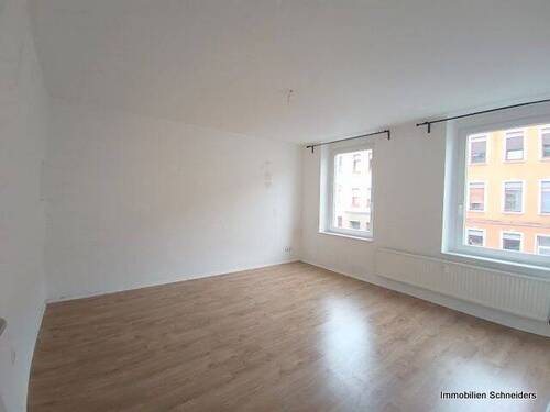 Zimmer an der Straße (Bild1) - 