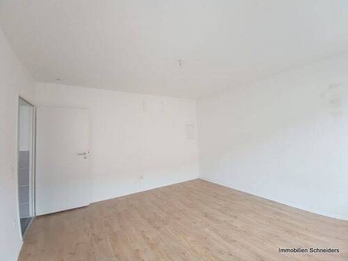 Zimmer an der Straße (Bild2) - 