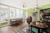 Esszimmer mit Zugang zur Loggia - 3 Zimmer Etagenwohnung zum Kaufen in Berlin