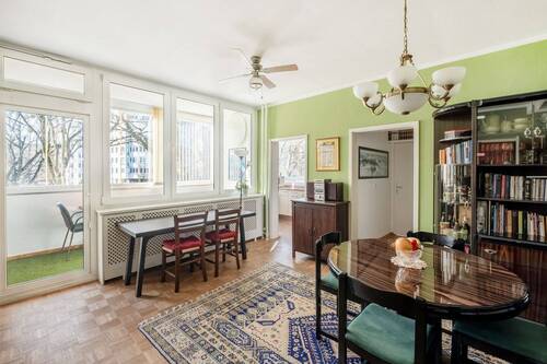 Esszimmer mit Zugang zur Loggia - 3 Zimmer Etagenwohnung zum Kaufen in Berlin