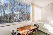 Loggia mit auffaltbarer Wetterschutzverglasung - 3 Zimmer Etagenwohnung in Berlin