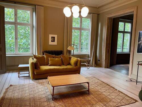 Wohnzimmer - Komplett möblierte wunderschöne 5-Zimmerwohnung + Wohnküche AU10 3.OG