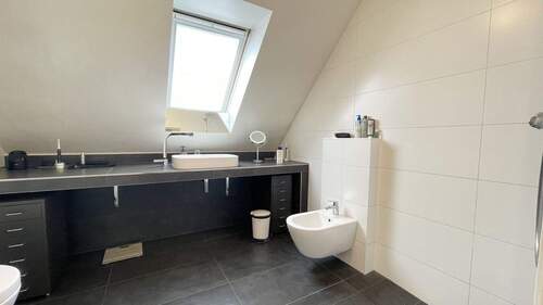 Badezimmer mit Dusche - 