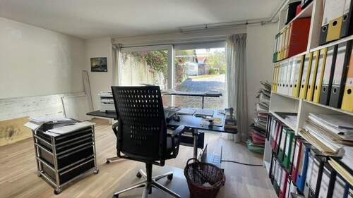 Arbeitszimmer/ Gästezimmer/ Hobbyraum - 