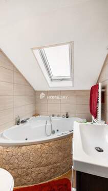 1. OG Badezimmer 2 - 7 Zimmer Einfamilienhaus in Rohr in Niederbayern