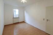 Schlafzimmer 2 - 3 Zimmer Etagenwohnung zum Kaufen in Stuttgart