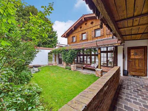 Innengarten - 9 Zimmer Einfamilienhaus zum Kaufen in Haunersdorf