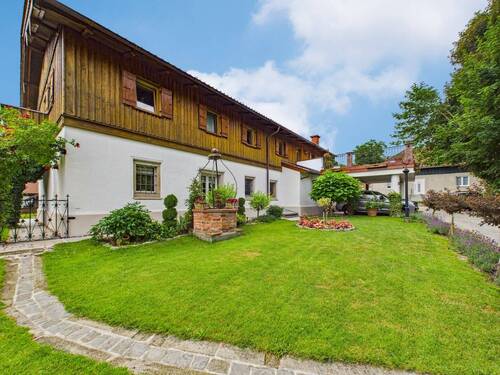 Vorderer Garten - 9 Zimmer Einfamilienhaus in Haunersdorf