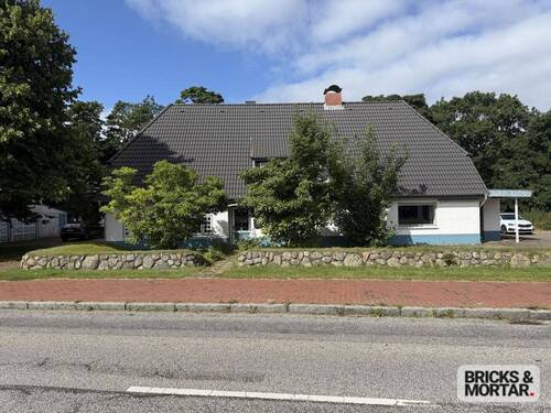 Strassenansicht - 8 Zimmer Einfamilienhaus zum Kaufen in Süderlügum
