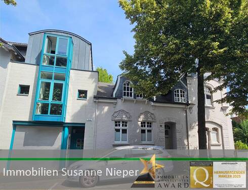 Hausansicht - Moderne Architektur trifft auf charmante Baukunst – Häuserensemble aus 2 Einfamilienhäuser, Einliegerwohnung + Fabrikgebäude