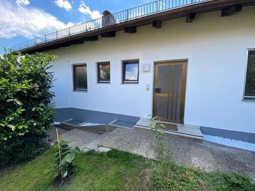 Hauseingang Wohnung EG - 